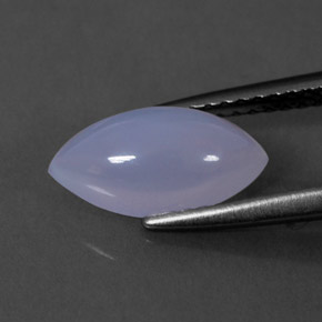 1.66カラットの天然ラベンダーブルーカルセドニー（11.3×5.8 mm・透明）