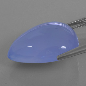 18.59カラットの天然ラベンダーブルーカルセドニー（20.2×16.2 mm・透明）