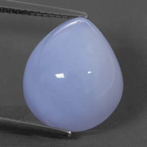10.25カラットの天然ラベンダーブルーカルセドニー（15.1×12.8 mm・透明）