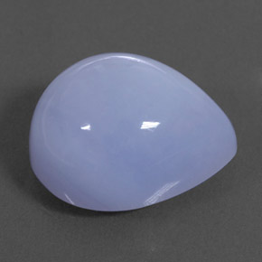 10.25カラットの天然ラベンダーブルーカルセドニー（15.1×12.8 mm・透明）