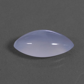 2.88カラットの天然ラベンダーブルーカルセドニー（13.9×7.3 mm・透明）