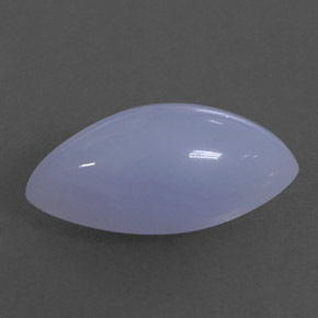 3.15カラットの天然ラベンダーブルーカルセドニー（14.1×7.3 mm・透明）