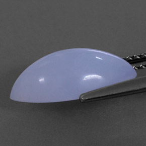 3.15カラットの天然ラベンダーブルーカルセドニー（14.1×7.3 mm・透明）