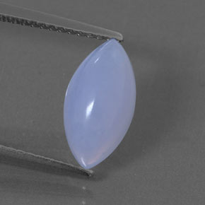 2.04カラットの天然ラベンダーブルーカルセドニー（12.1×6.4 mm・透明）