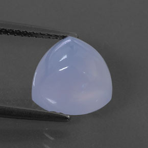 3.86カラットの天然ラベンダーブルーカルセドニー（9.9×9.7 mm・透明）