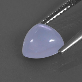 1.69カラットの天然ラベンダーブルーカルセドニー（7.8×7.8 mm・透明）