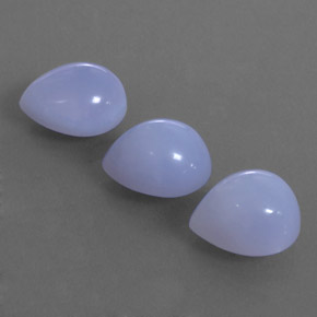 11.74カラットの天然ラベンダーブルーカルセドニー（11.2×9.1 mm・透明）
