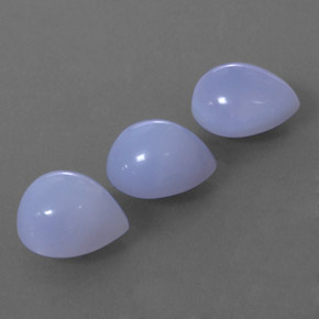 11.74カラットの天然ラベンダーブルーカルセドニー（11.2×9.1 mm・透明）