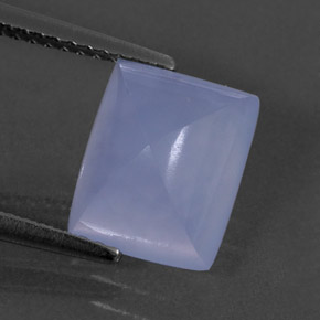 3.20カラットの天然ラベンダーブルーカルセドニー（9.8×8.1 mm・透明）