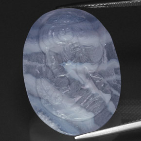 24.09カラットの天然ラベンダーブルーカルセドニー（27.3×20.6 mm・透明）