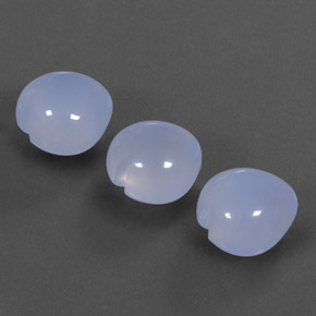 10.44カラットの天然ラベンダーブルーカルセドニー（9.8×9.7 mm・透明）