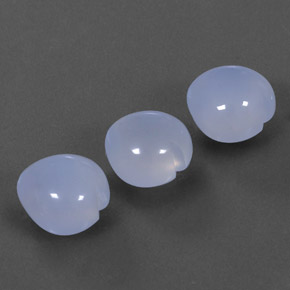 10.44カラットの天然ラベンダーブルーカルセドニー（9.8×9.7 mm・透明）