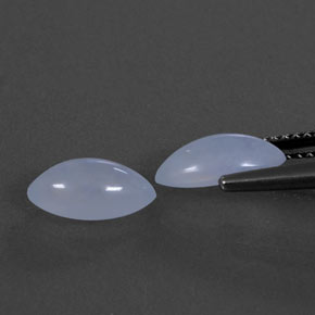 カラットの天然ラベンダーブルーカルセドニー（10.1×5.3 mm・透明）
