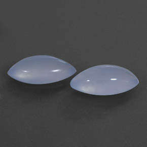 カラットの天然ラベンダーブルーカルセドニー（13.9×7.2 mm・透明）