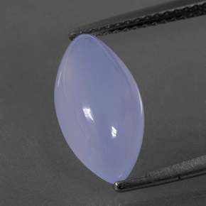 3.04カラットの天然ラベンダーブルーカルセドニー（13.6×7.3 mm・透明）