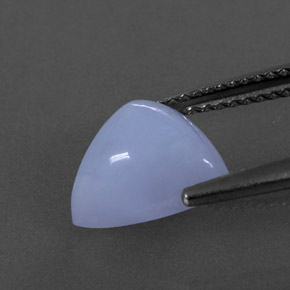 3.38カラットの天然ラベンダーブルーカルセドニー（10.1×9 mm・透明）