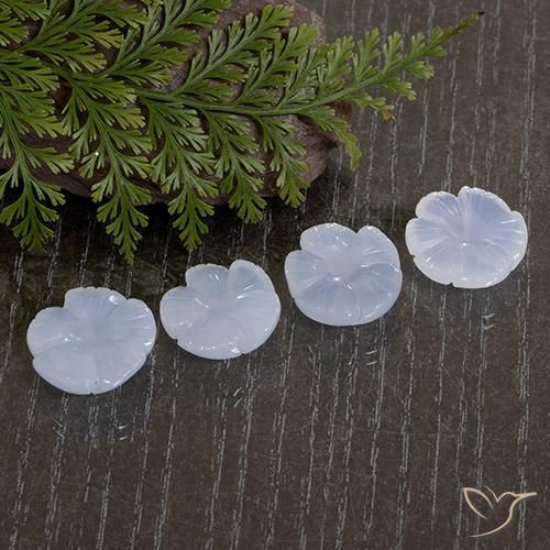 Shop natural 29.53ct 薄いパープルがかったブルー カルセドニー gems, フラワーカット, from ブラジル at GemSelect. In stock, global shipping!