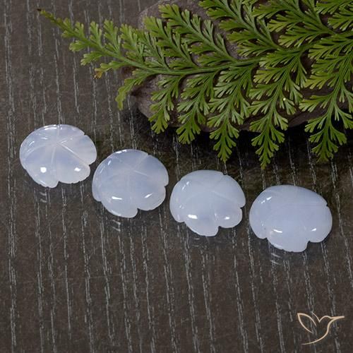 Shop natural 29.53ct 薄いパープルがかったブルー カルセドニー gems, フラワーカット, from ブラジル at GemSelect. In stock, global shipping!