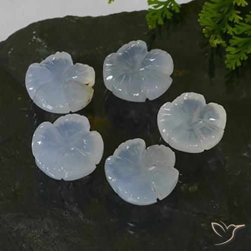 Shop natural 24.85ct 薄いパープルがかったブルー カルセドニー gems, フラワーカット, from ブラジル at GemSelect. In stock, global shipping!