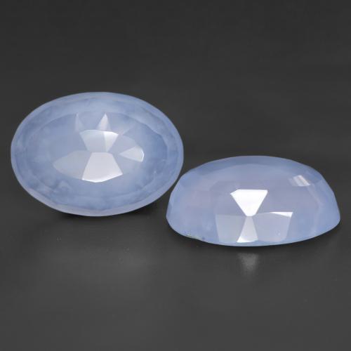 10.15カラットの天然パープルブルーカルセドニー（13.7×10.1 mm・オーバルカット）