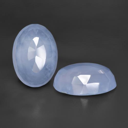 10.15カラットの天然パープルブルーカルセドニー（13.7×10.1 mm・オーバルカット）