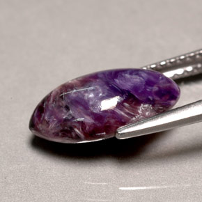 2.58カラットの天然バイオレットチャロアイト（12.7×7.7 mm・マーキス）