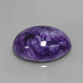 10.76カラットの天然バイオレットチャロアイト（17.9×13.3 mm・オーバルカット）