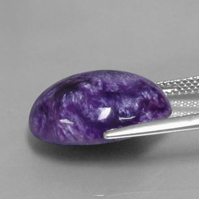 10.76カラットの天然バイオレットチャロアイト（17.9×13.3 mm・オーバルカット）