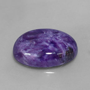 9.60カラットの天然バイオレットチャロアイト（18.2×13.2 mm・オーバルカット）