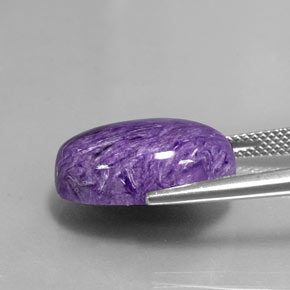 11.80カラットの天然バイオレットチャロアイト（17.9×13.2 mm・オーバルカット）