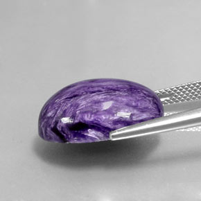12.83カラットの天然バイオレットチャロアイト（18.3×13.2 mm・オーバルカット）