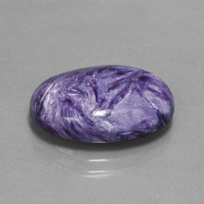 9.32カラットの天然バイオレットチャロアイト（18.2×13.3 mm・オーバルカット）
