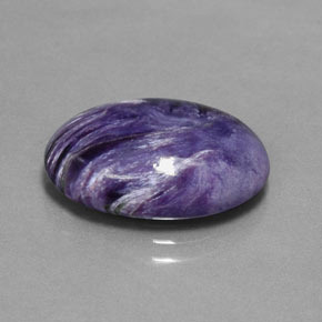 9.17カラットの天然バイオレットチャロアイト（18.2×13.3 mm・オーバルカット）