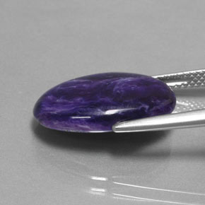7.75カラットの天然バイオレットチャロアイト（18×13 mm・オーバルカット）