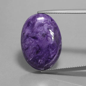 14.42カラットの天然バイオレットチャロアイト（22.1×16 mm・オーバルカット）