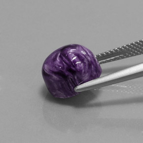 4.62カラットの天然バイオレットチャロアイト（10.2×8.3 mm・オーバルカット）