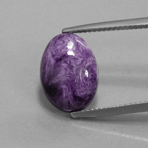 5.36カラットの天然バイオレットチャロアイト（14.2×10.4 mm・オーバルカット）