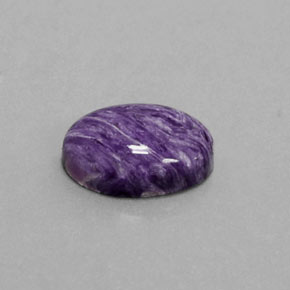 5.59カラットの天然バイオレットチャロアイト（14.2×10.2 mm・オーバルカット）