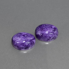 カラットの天然バイオレットチャロアイト（12.2×10 mm・オーバルカット）