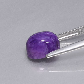 1.96カラットの天然バイオレットチャロアイト（8.2×6.2 mm・オーバルカット）