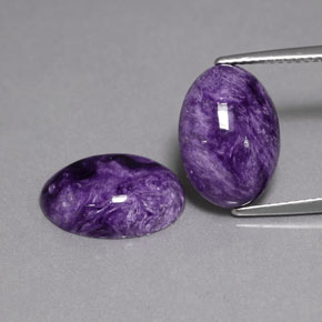 カラットの天然バイオレットチャロアイト（14.1×10.3 mm・オーバルカット）