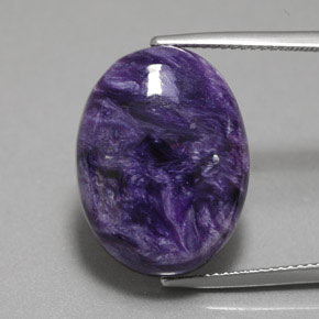 15.67カラットの天然バイオレットチャロアイト（20.1×15.2 mm・オーバルカット）