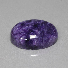15.67カラットの天然バイオレットチャロアイト（20.1×15.2 mm・オーバルカット）