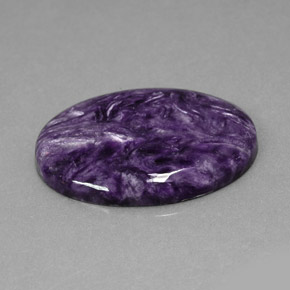 23.69カラットの天然バイオレットチャロアイト（30.3×22 mm・オーバルカット）