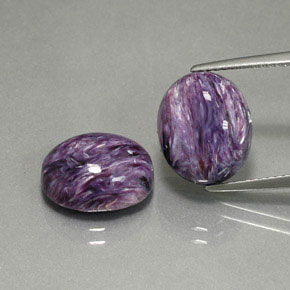 カラットの天然バイオレットチャロアイト（12.3×10.3 mm・オーバルカット）