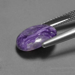 3.56カラットの天然バイオレットチャロアイト（12.3×9.9 mm・オーバルカット）