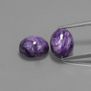 カラットの天然バイオレットチャロアイト（10.1×8 mm・オーバルカット）
