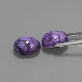 カラットの天然バイオレットチャロアイト（10.1×8 mm・オーバルカット）