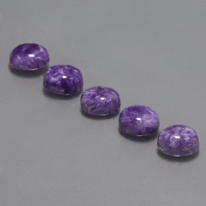 カラットの天然バイオレットチャロアイト（8×6 mm・オーバルカット）