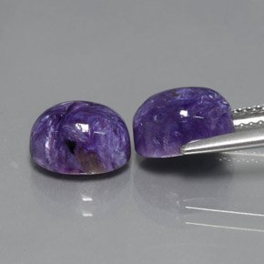 カラットの天然バイオレットチャロアイト（9.2×6.9 mm・オーバルカット）